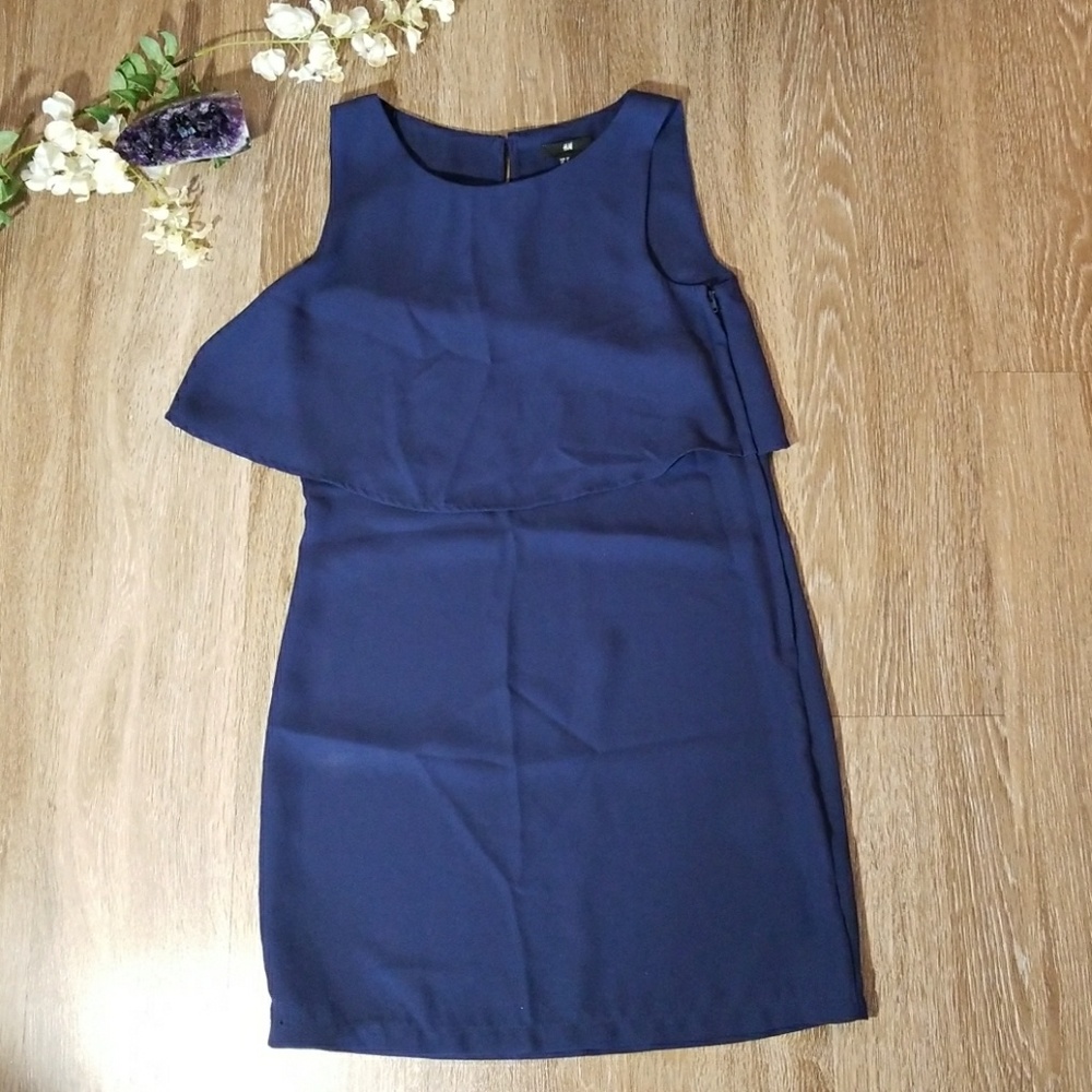 H&M size 4 navy dress, fits like a size 0
